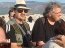 Filosofando, admirando a arquitetura do Parthenon e ao mesmo tempo explicitando sobre os filósofos essenciais.