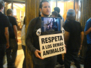 Protesto em Madri em frente ao Mac Donald´s